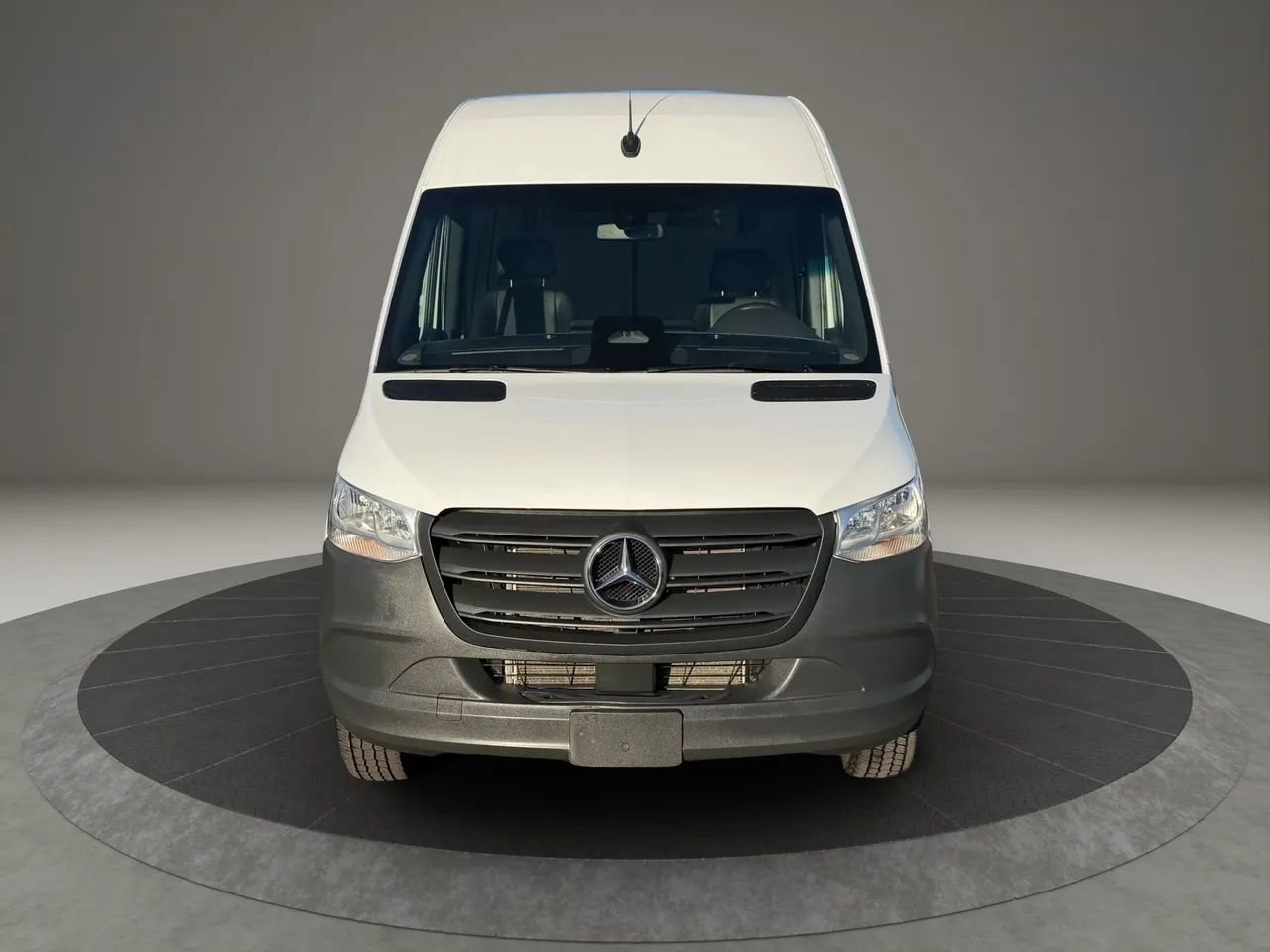 Used 2025 Mercedes-Benz Sprinter 2500 image 9