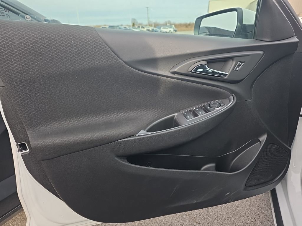 Used 2021 Chevrolet Malibu RS image 14