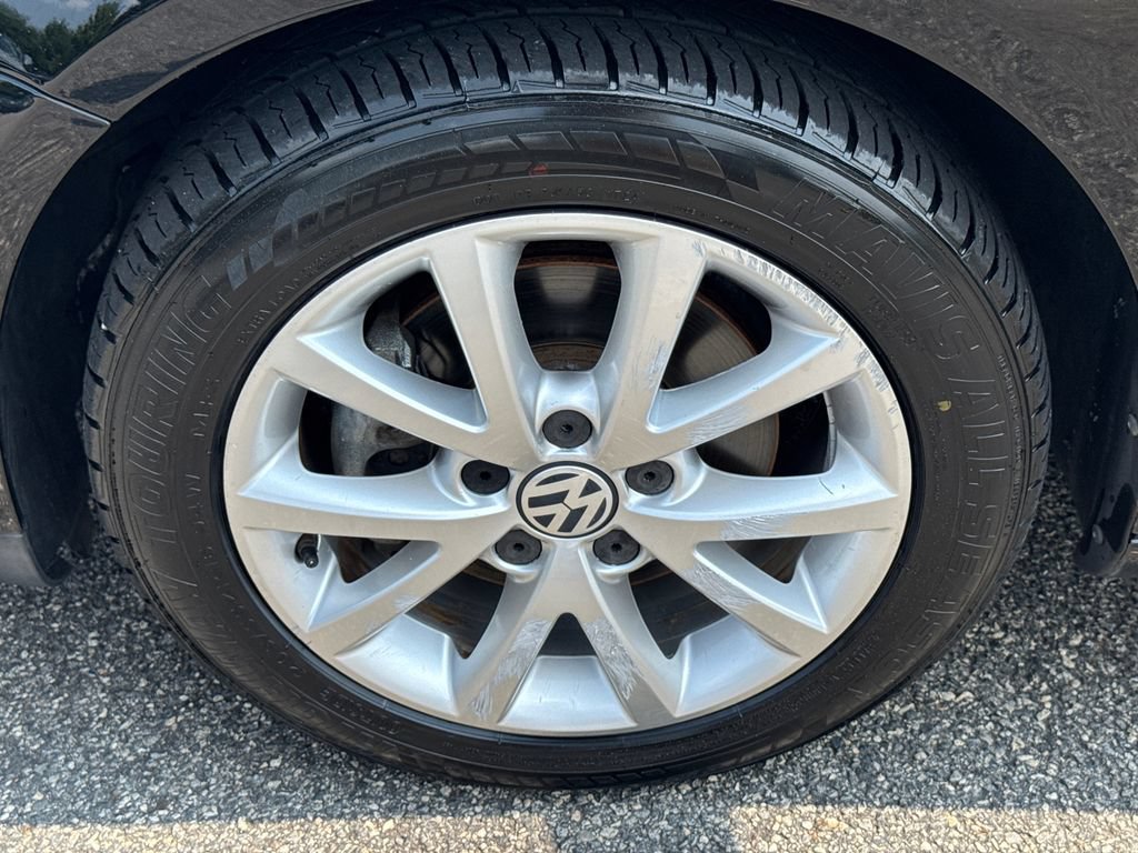 Used 2010 Volkswagen Jetta Limited Edition FWD image 13