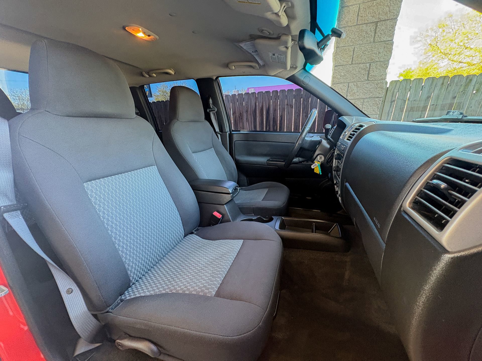 Used 2010 GMC Canyon SLE image 20