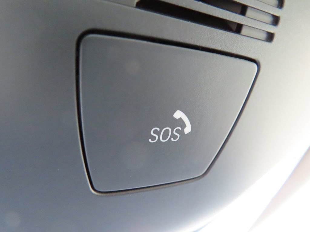 Used 2022 BMW 530e xDrive w/ Premium Package AWD/4WD image 14