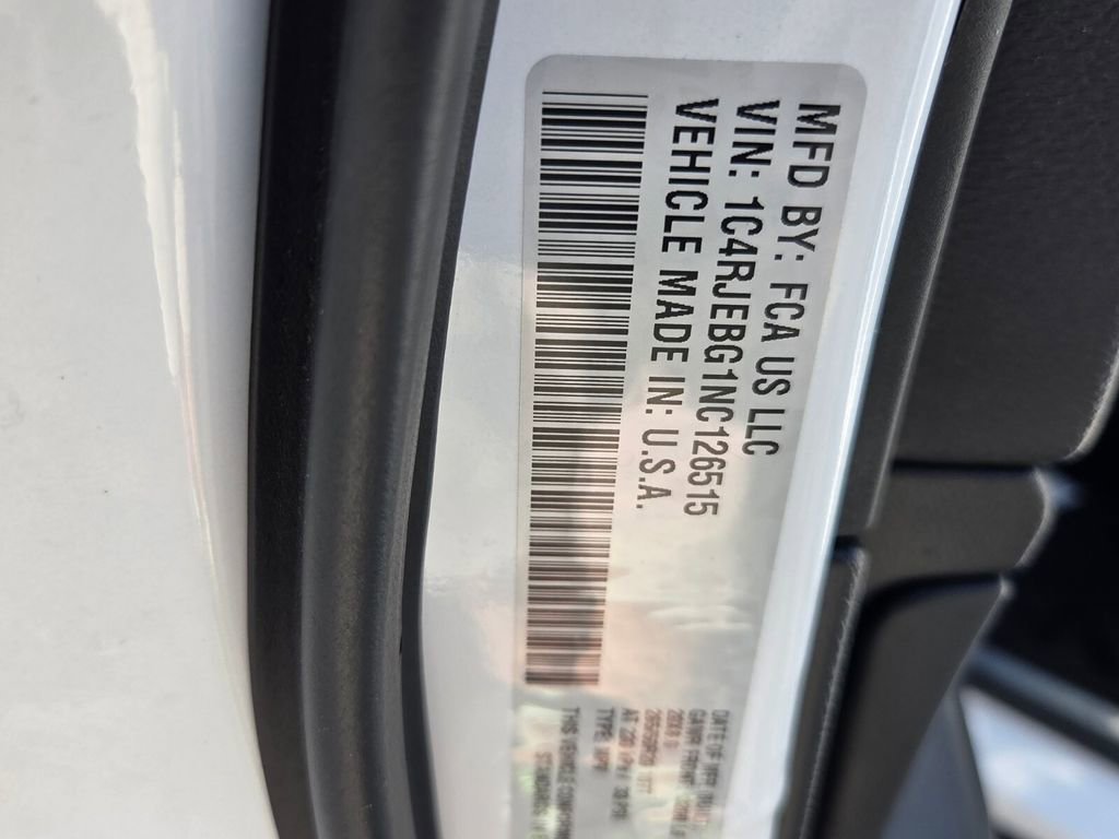 Used 2022 Jeep Grand Cherokee Limited image 18