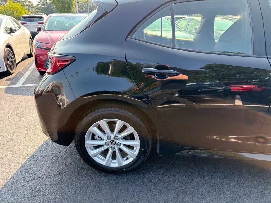 Certified 2025 Toyota Corolla SE FWD image 4