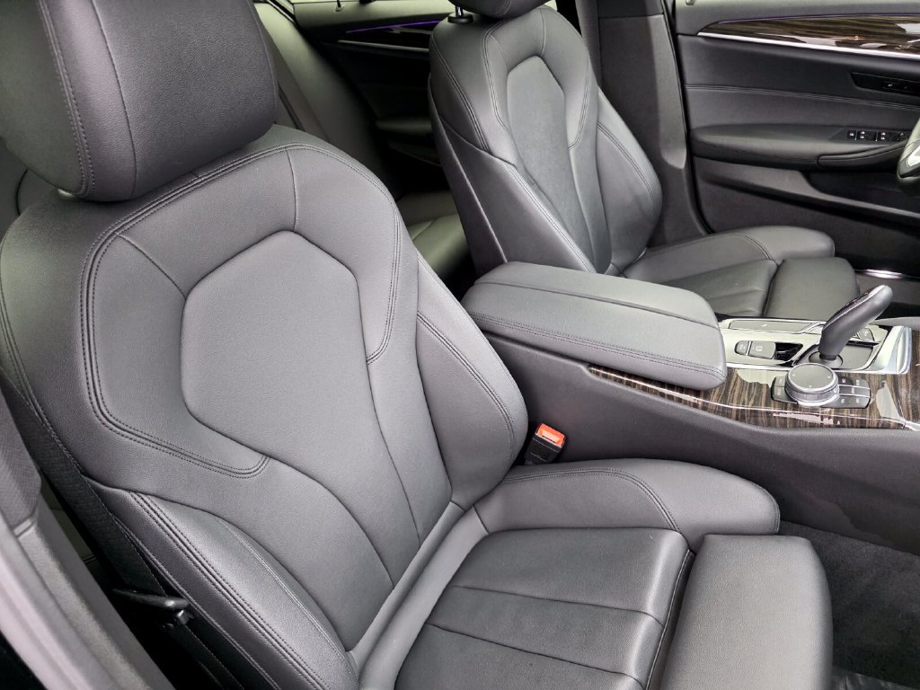 Used 2019 BMW 530i w/ Convenience Package RWD image 29