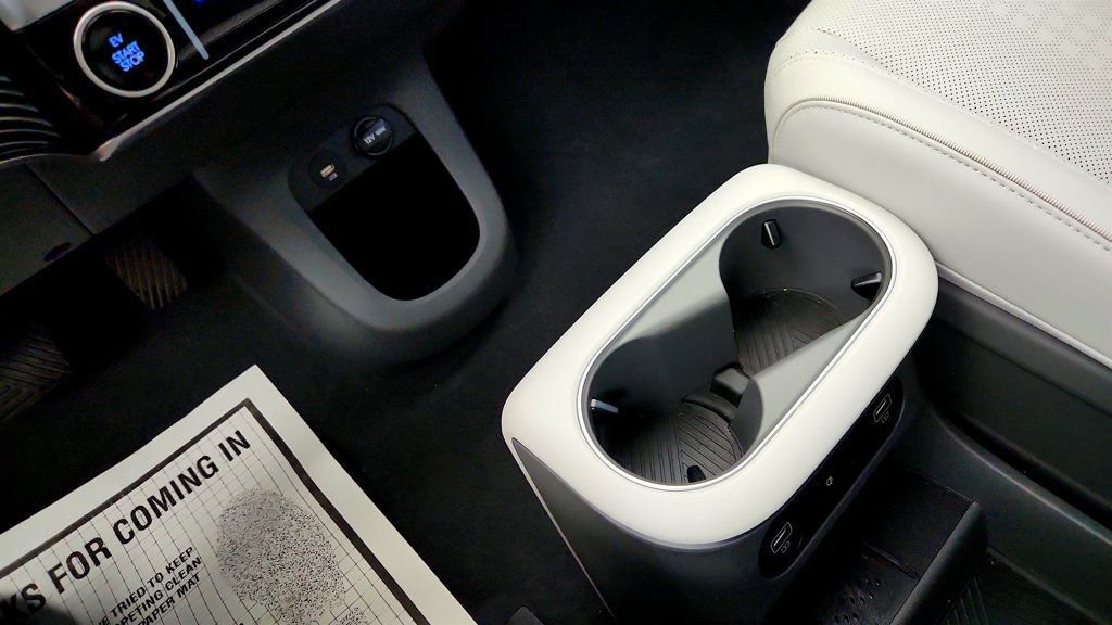 Used 2023 Hyundai Ioniq 5 Limited AWD/4WD image 16