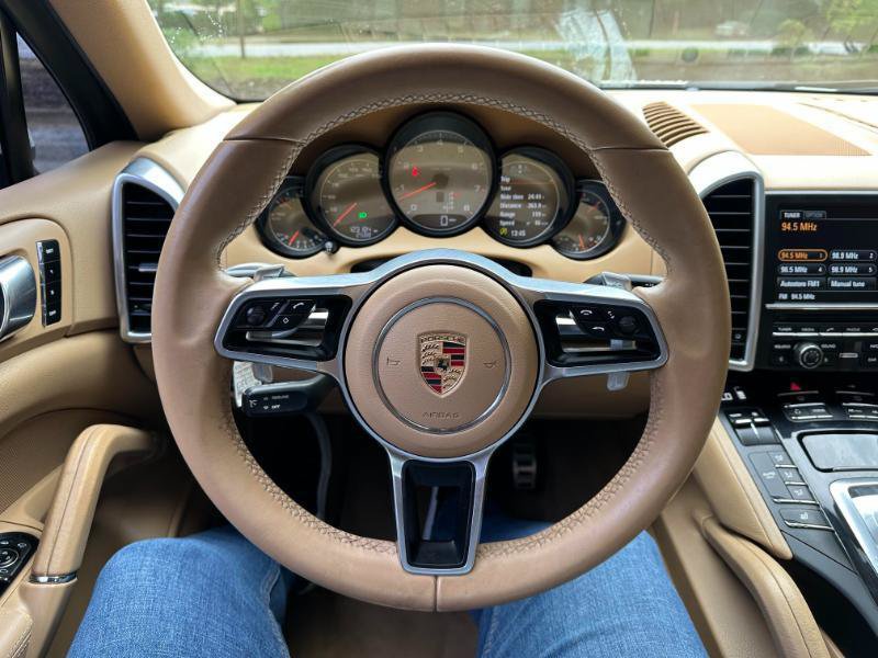 Used 2011 Porsche Cayenne S AWD/4WD image 25