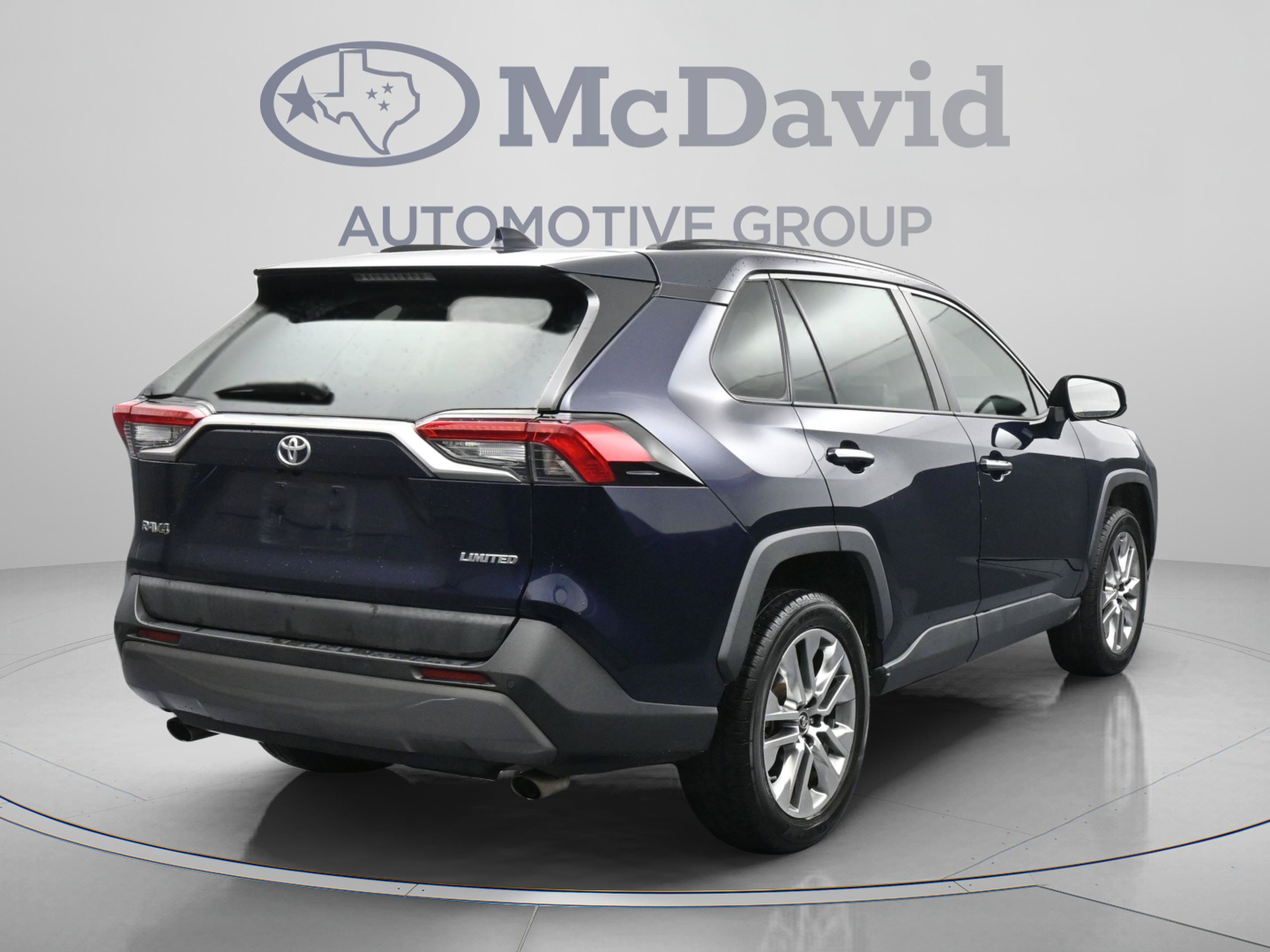 Used 2019 Toyota RAV4 Limited w/ Cold Weather Package FWD image 8