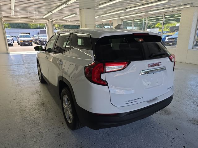 Certified 2024 GMC Terrain SLE image 3