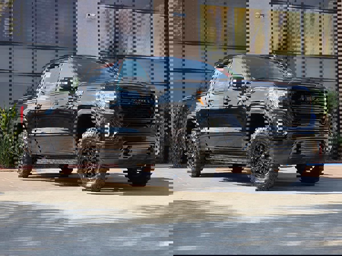 Used 2021 GMC Sierra 1500 SLT image 3