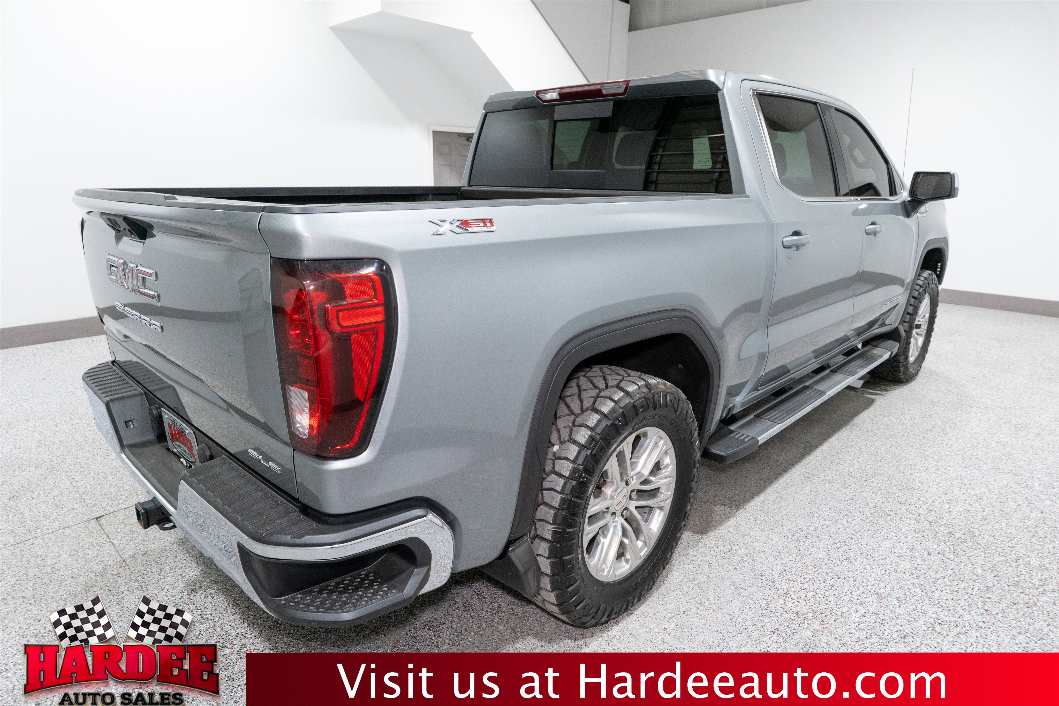 Used 2024 GMC Sierra 1500 SLE w/ Preferred Package image 5