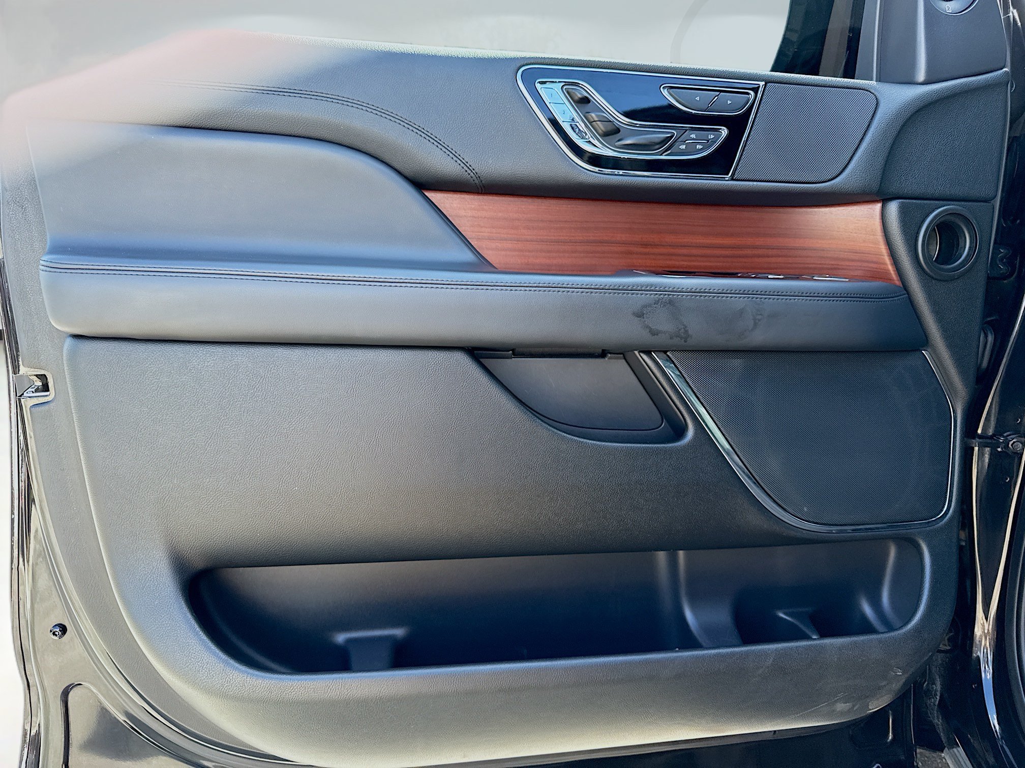 Used 2022 Lincoln Navigator Reserve AWD/4WD image 23