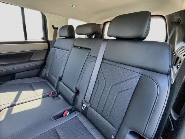 New 2027 Hyundai Santa Fe SEL AWD/4WD image 17