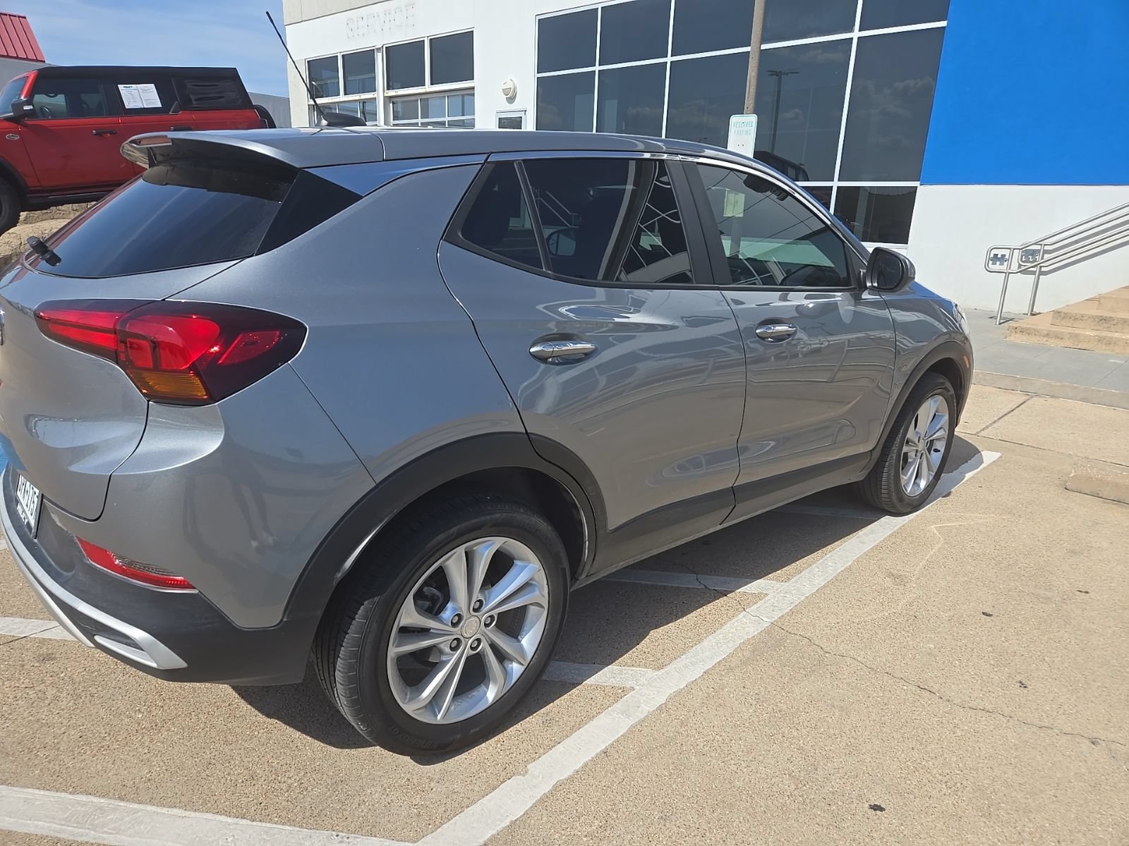 Used 2023 Buick Encore GX Preferred w/ Cold Weather Comfort Package FWD image 5