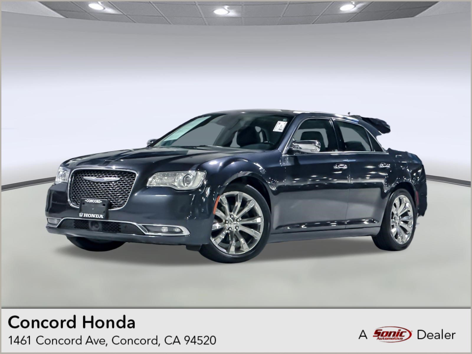 Used 2018 Chrysler 300 Limited w/ Safetytec Plus Group RWD image 1