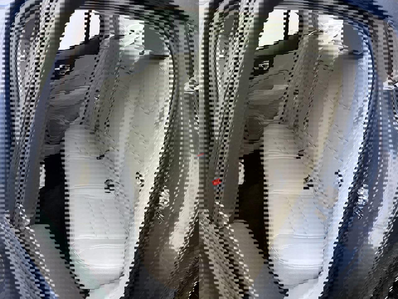 Used 2019 Volvo S60 T6 Momentum w/ Premium Package image 11