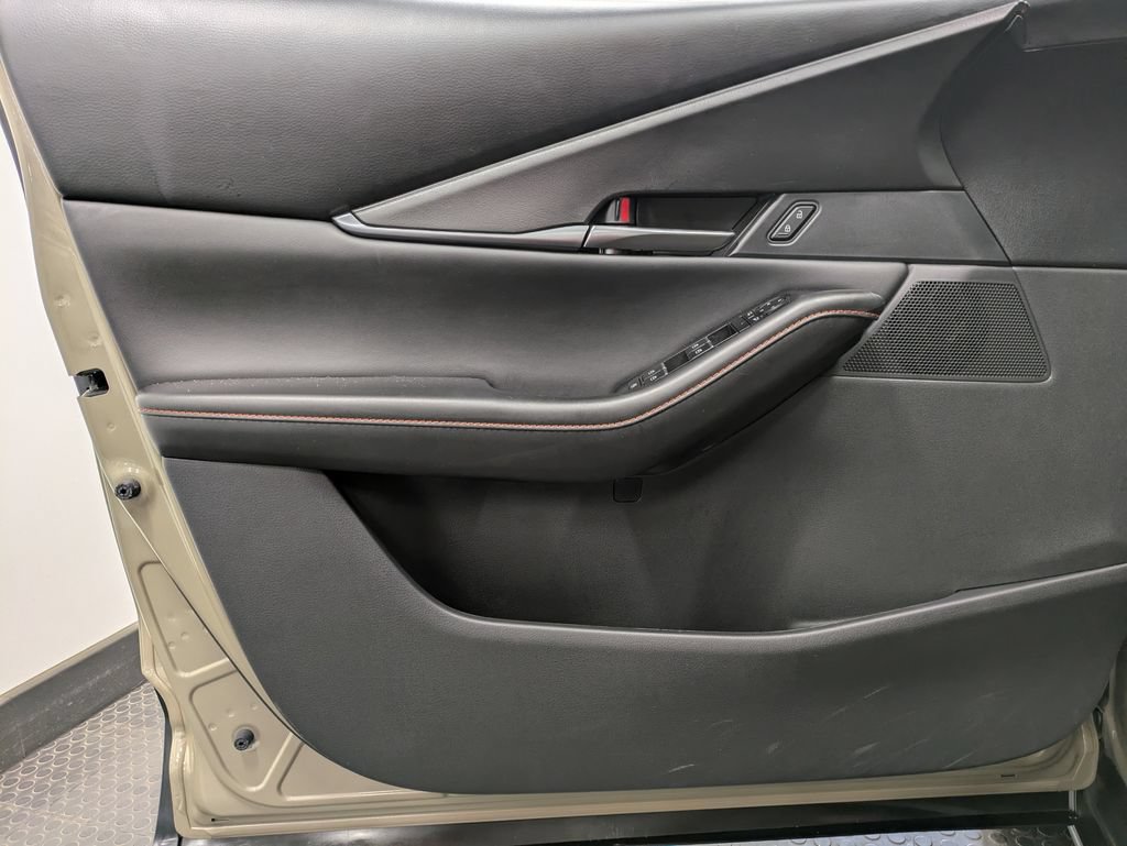 Certified 2025 MAZDA CX-30 Carbon AWD/4WD image 8