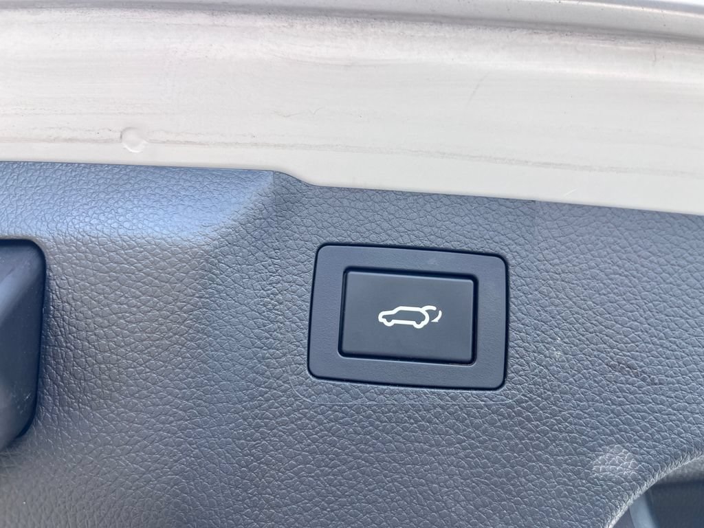 Used 2018 Hyundai Santa Fe AWD image 23