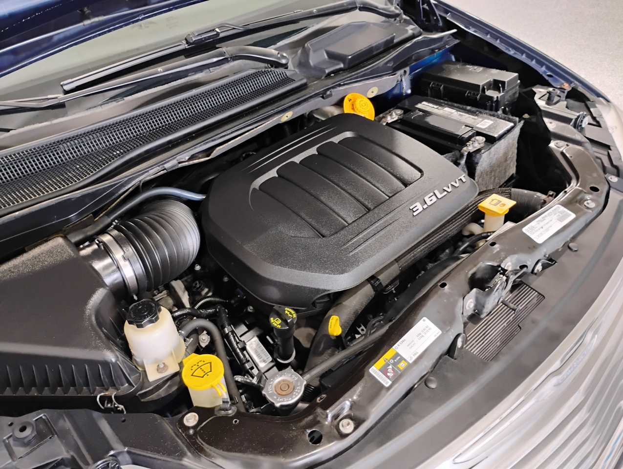 Used 2016 Chrysler Town & Country Touring image 57