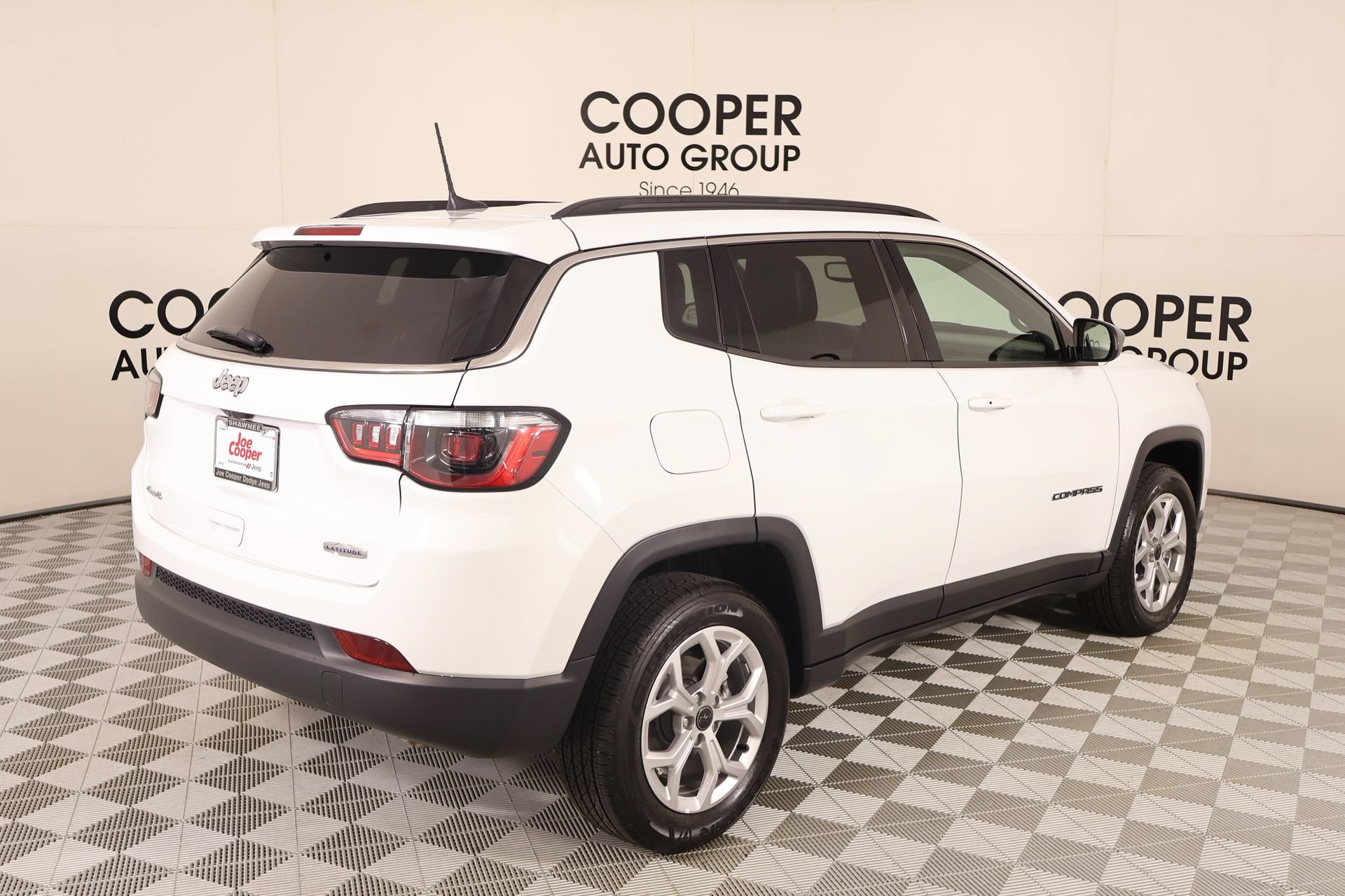 Used 2025 Jeep Compass Latitude AWD/4WD image 20