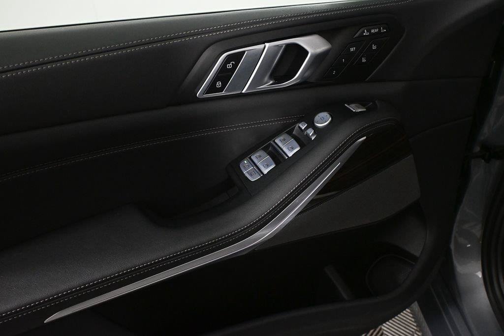 Used 2023 BMW X7 xDrive40i w/ Executive Package AWD/4WD image 8