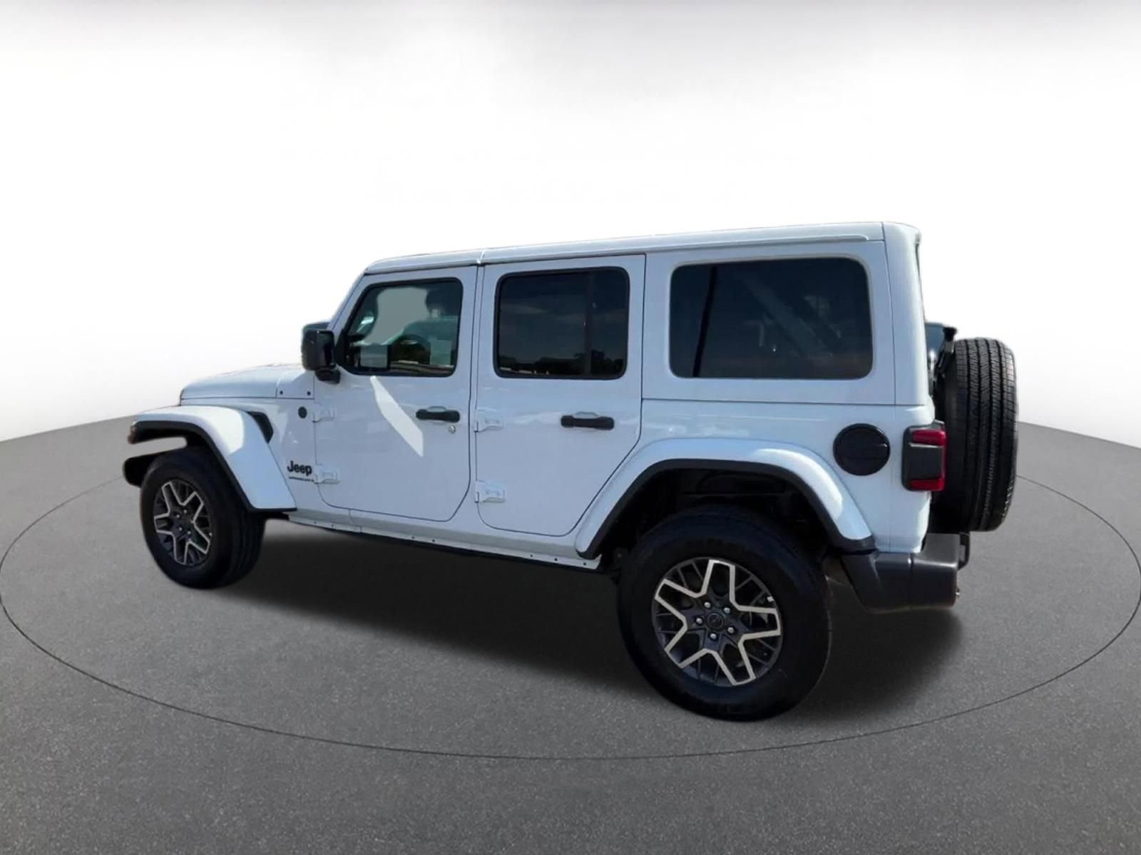 Used 2025 Jeep Wrangler Unlimited Sahara AWD/4WD image 10