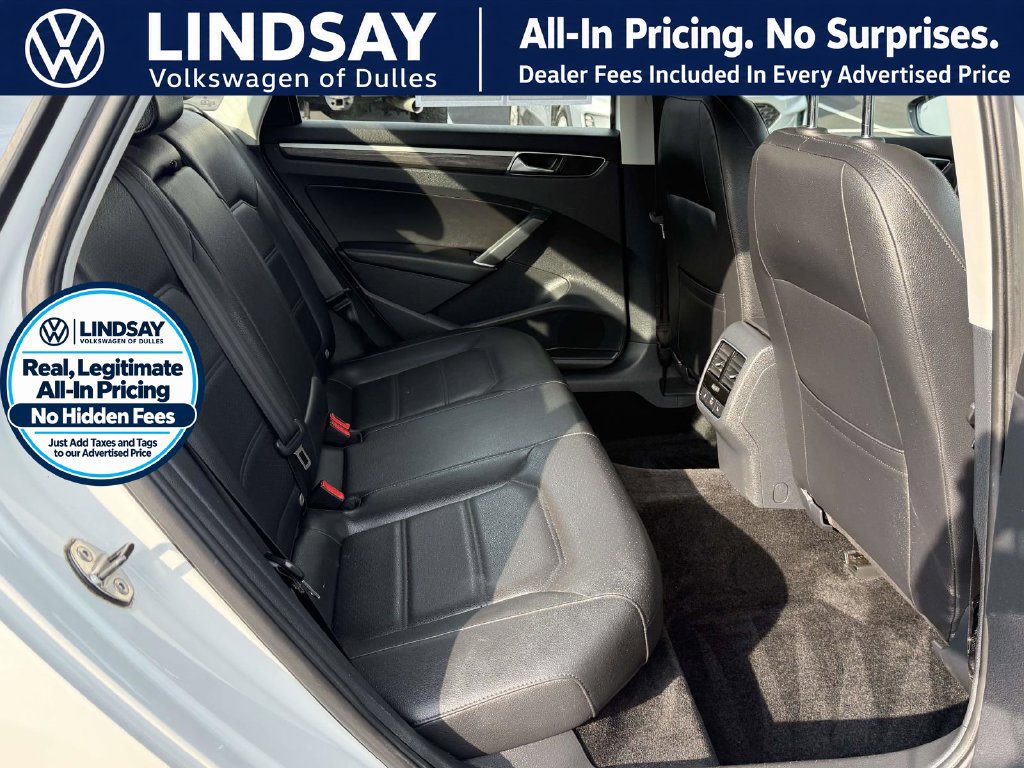 Used 2018 Volkswagen Passat 2.0T SE FWD image 14