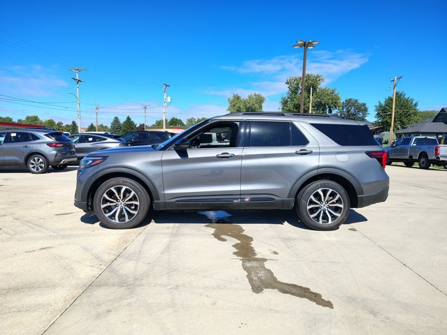 Certified 2025 Ford Explorer ST-Line AWD/4WD image 4