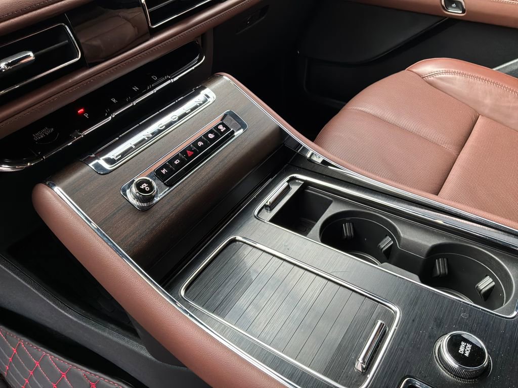 Used 2025 Lincoln Aviator Reserve w/ Illumination Package image 17