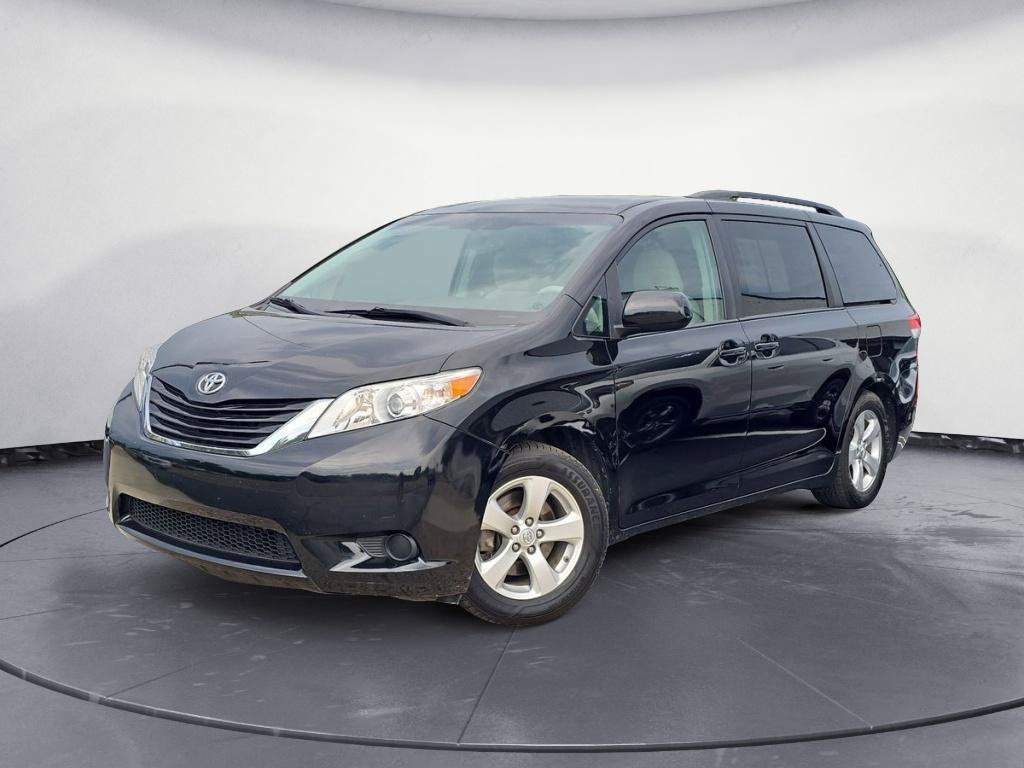 Used 2012 Toyota Sienna LE w/ Towing Pkg