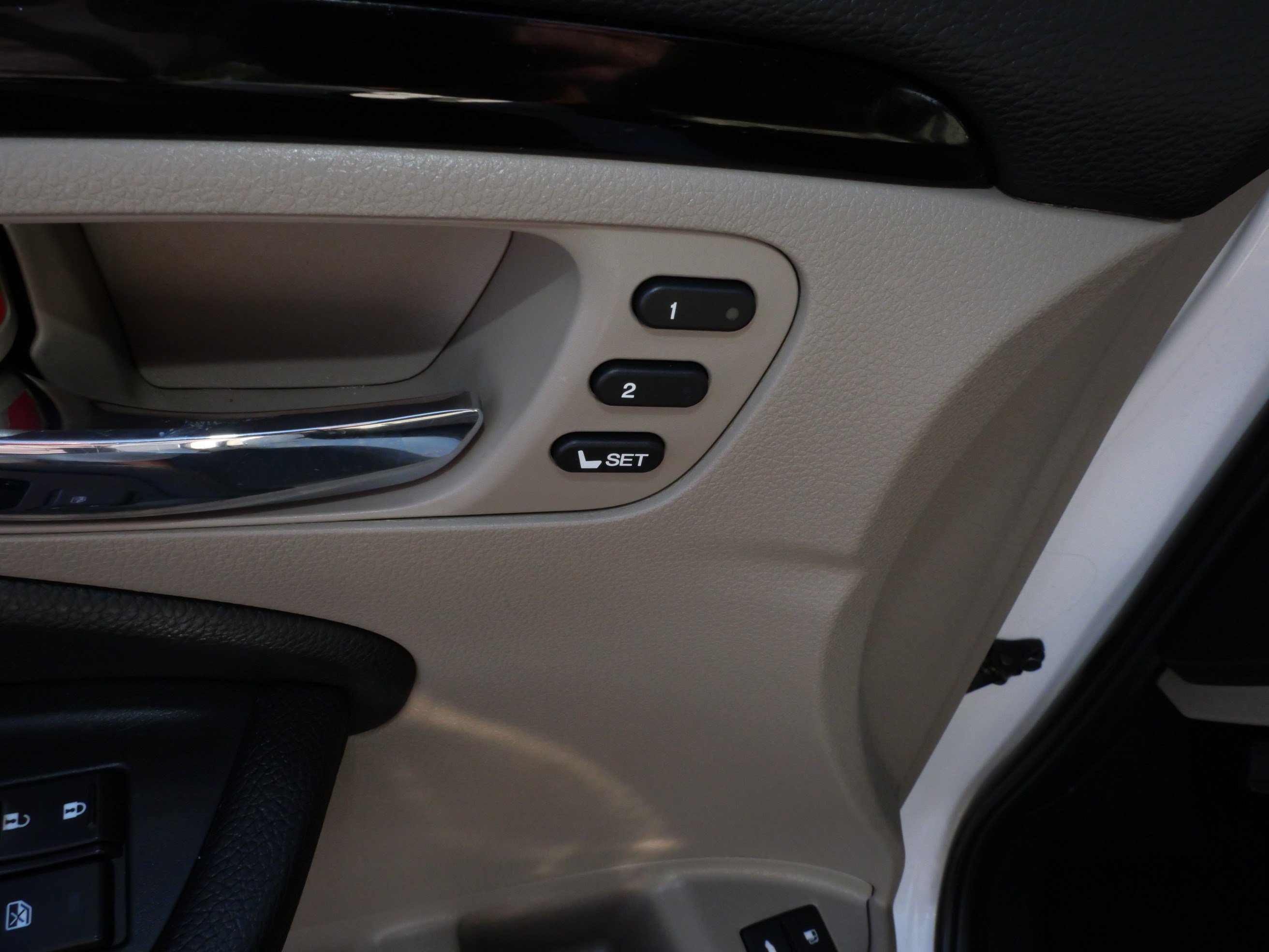 Used 2019 Honda Pilot Touring image 16