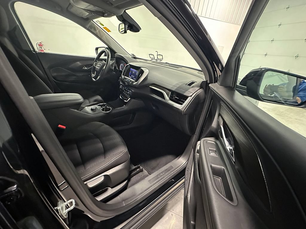 Used 2023 GMC Terrain SLE w/ Elevation Edition AWD/4WD image 25