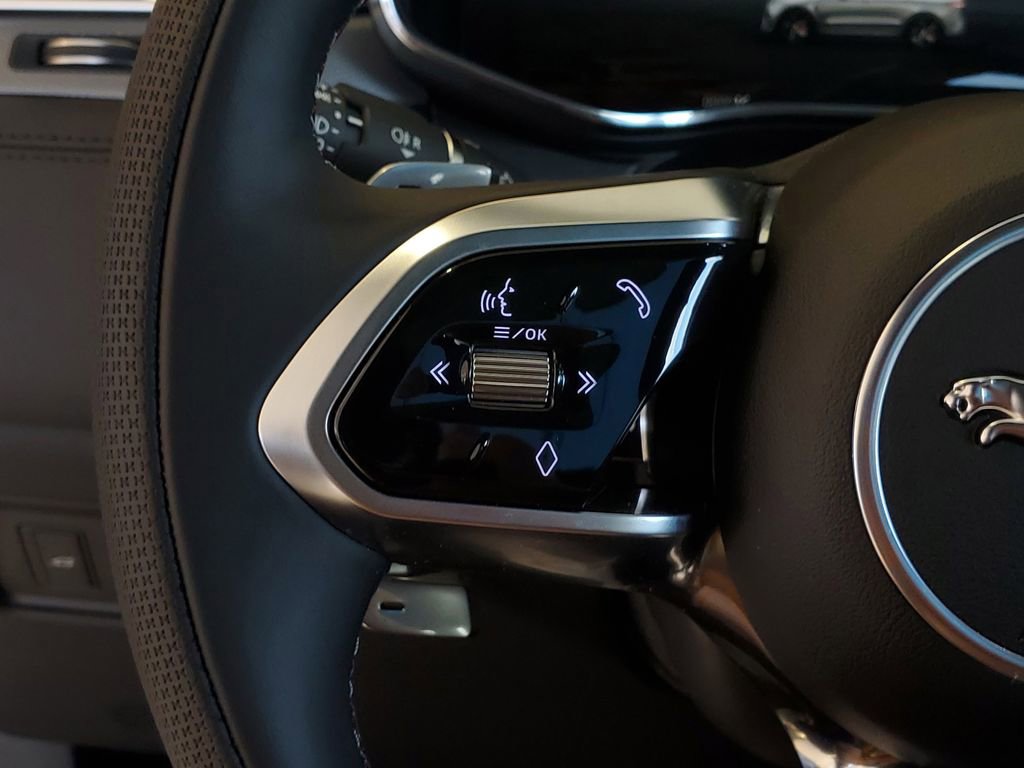 New 2026 Jaguar F-PACE SVR image 20