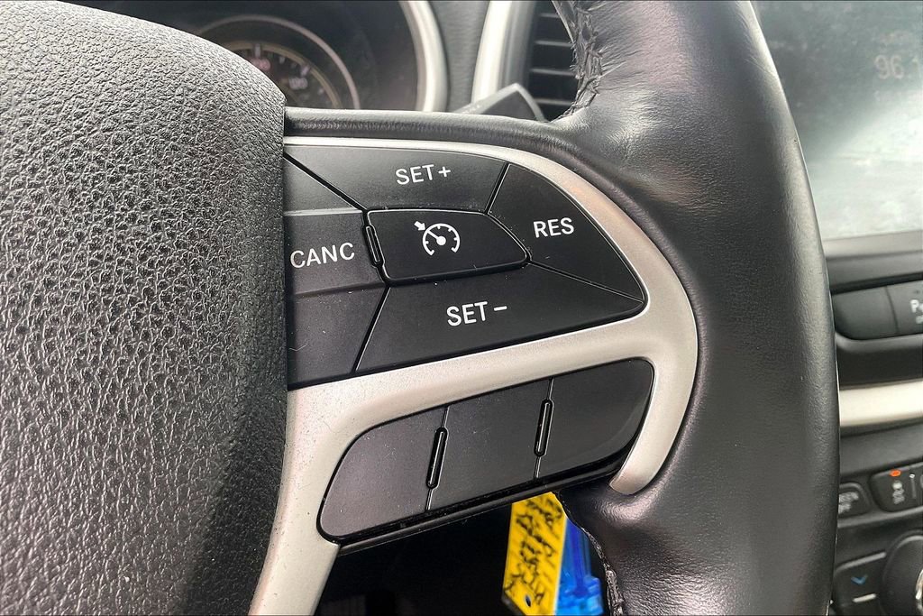 Used 2016 Jeep Cherokee Latitude w/ Safety/Convenience Group AWD/4WD image 15