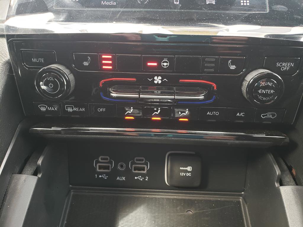 New 2025 Jeep Grand Cherokee Laredo X w/ Luxury Tech Group I image 16