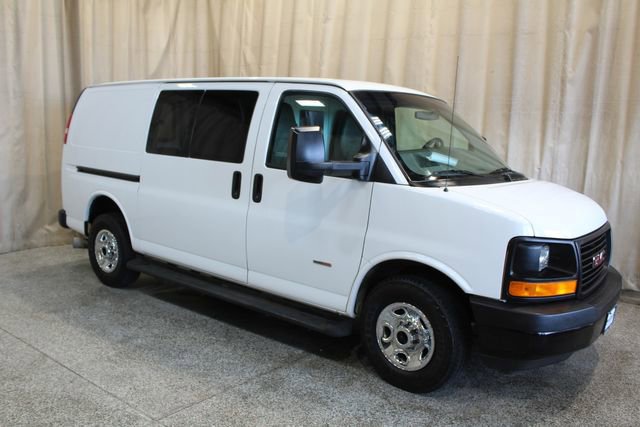 Used 2014 GMC Savana 3500 DURAMAX image 1