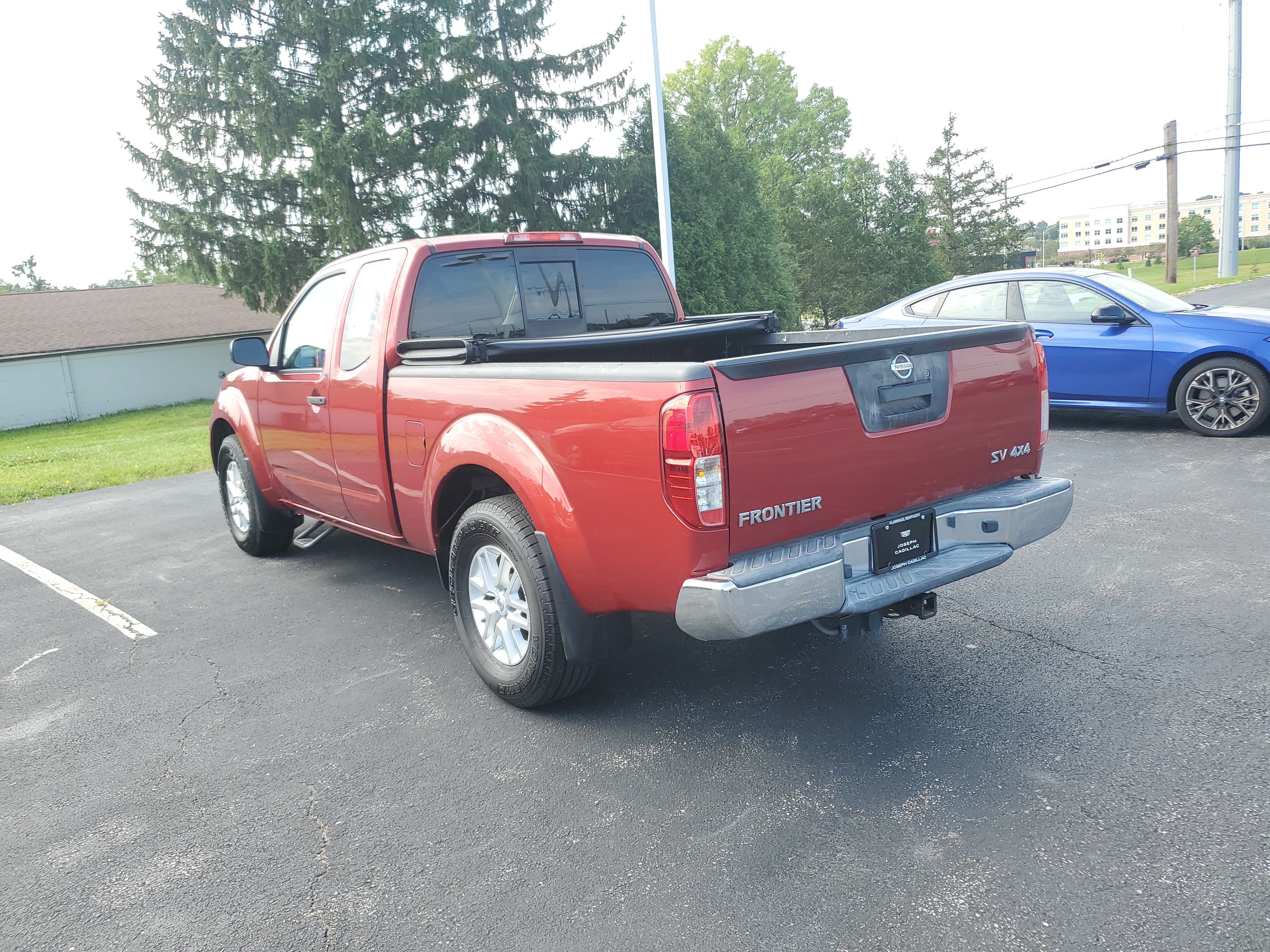 Used 2015 Nissan Frontier SV AWD/4WD image 2