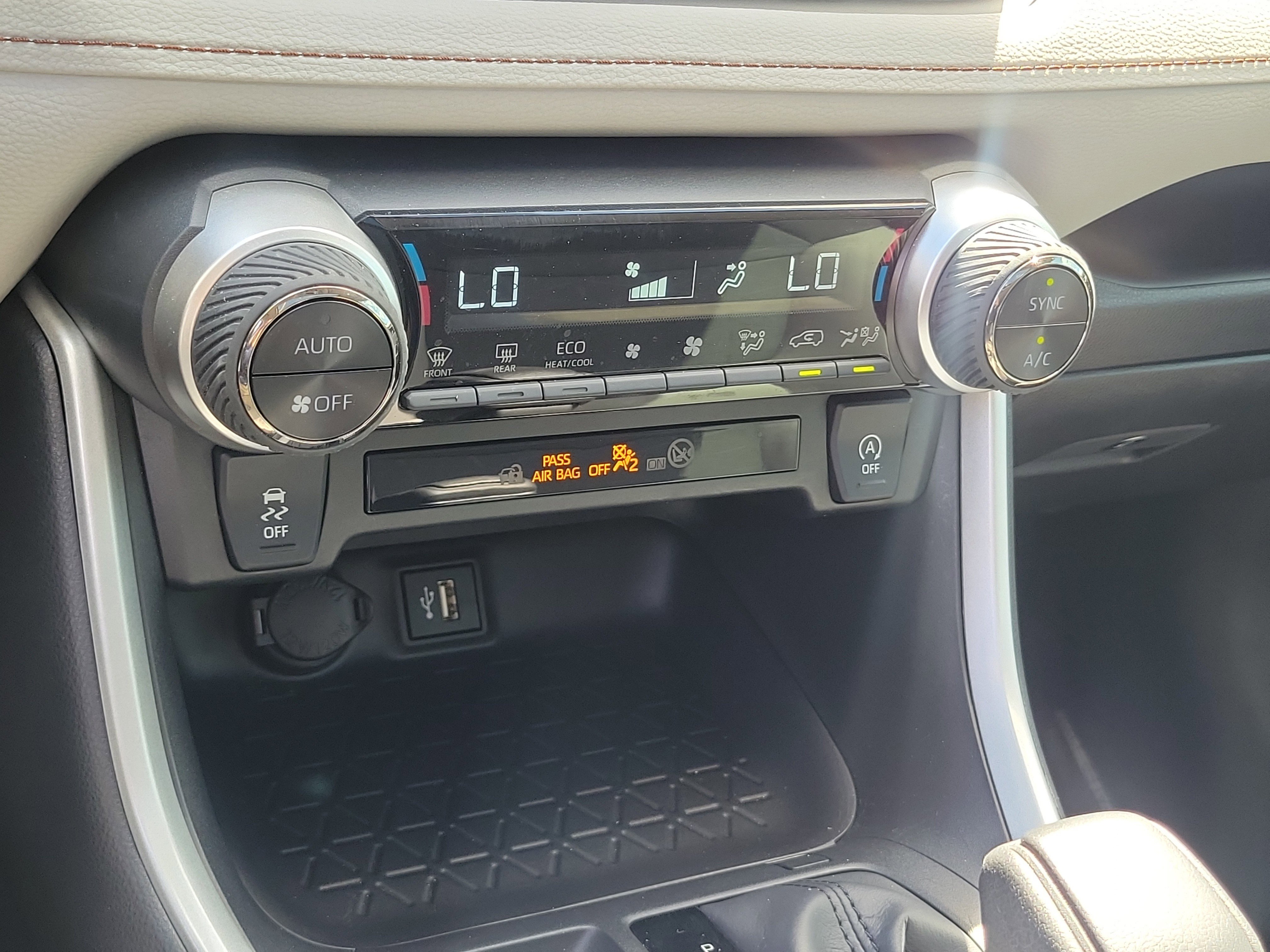New 2024 Toyota RAV4 XLE w/ Convenience Package FWD image 29