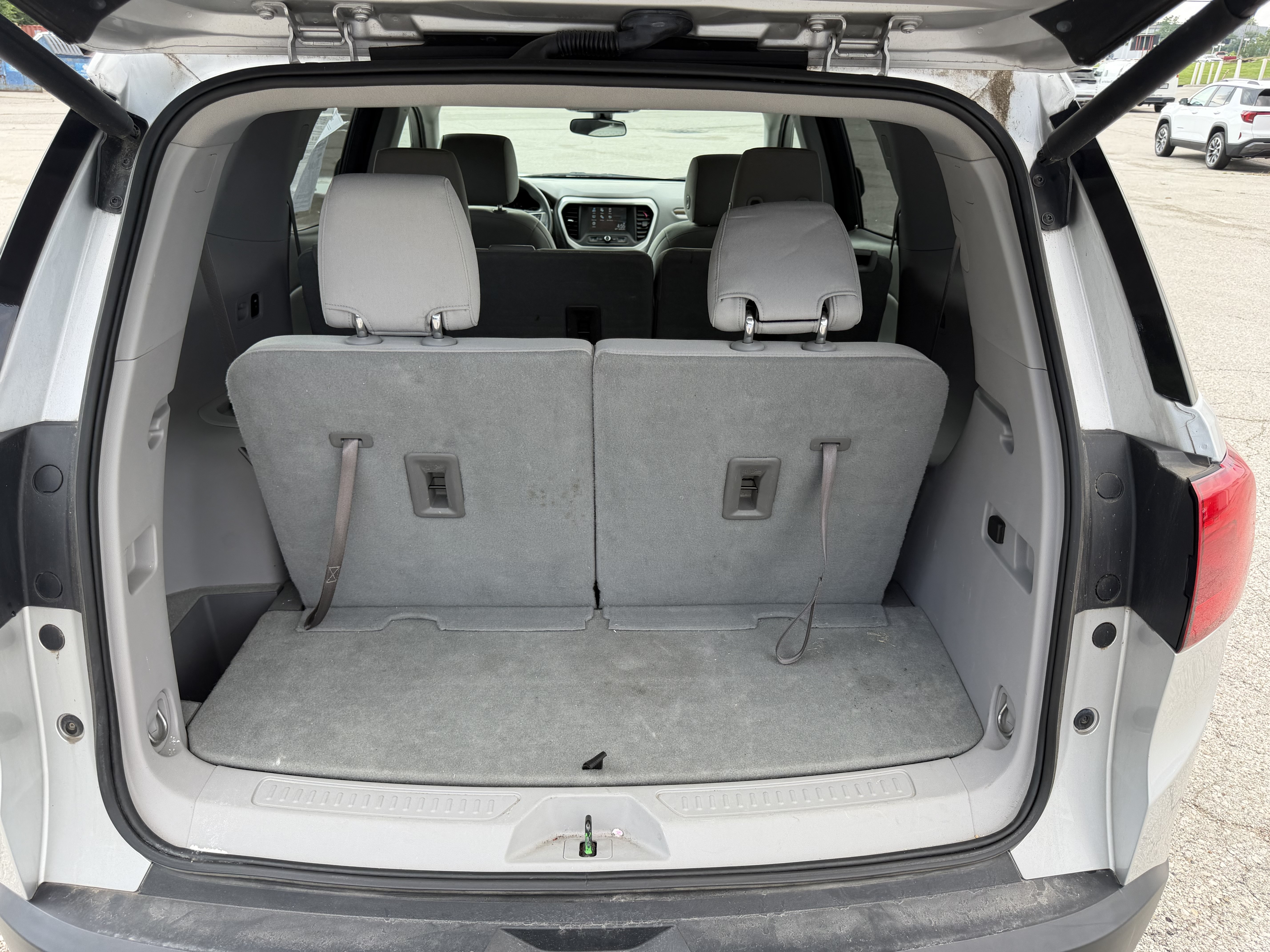 Used 2019 GMC Acadia SLE AWD/4WD image 9
