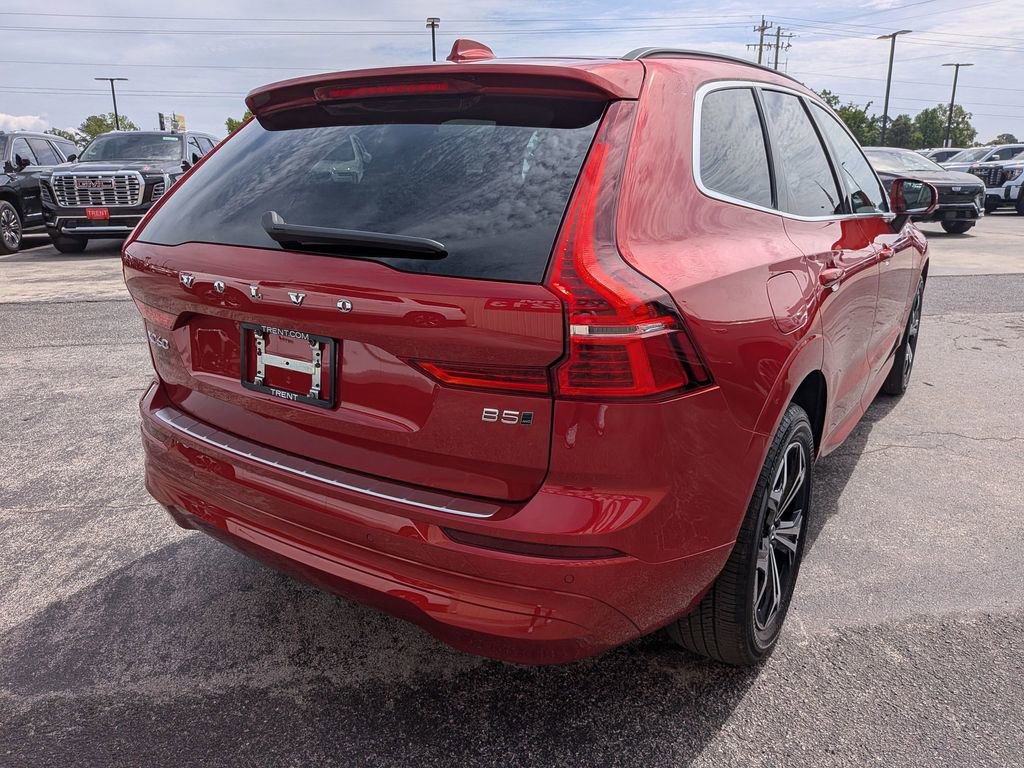 Used 2022 Volvo XC60 B5 Momentum w/ Advanced Package AWD/4WD image 4