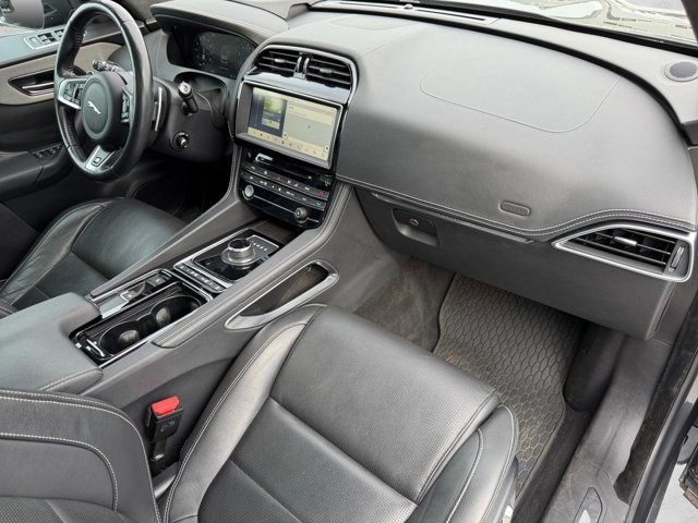 Used 2019 Jaguar F-PACE S AWD/4WD image 25
