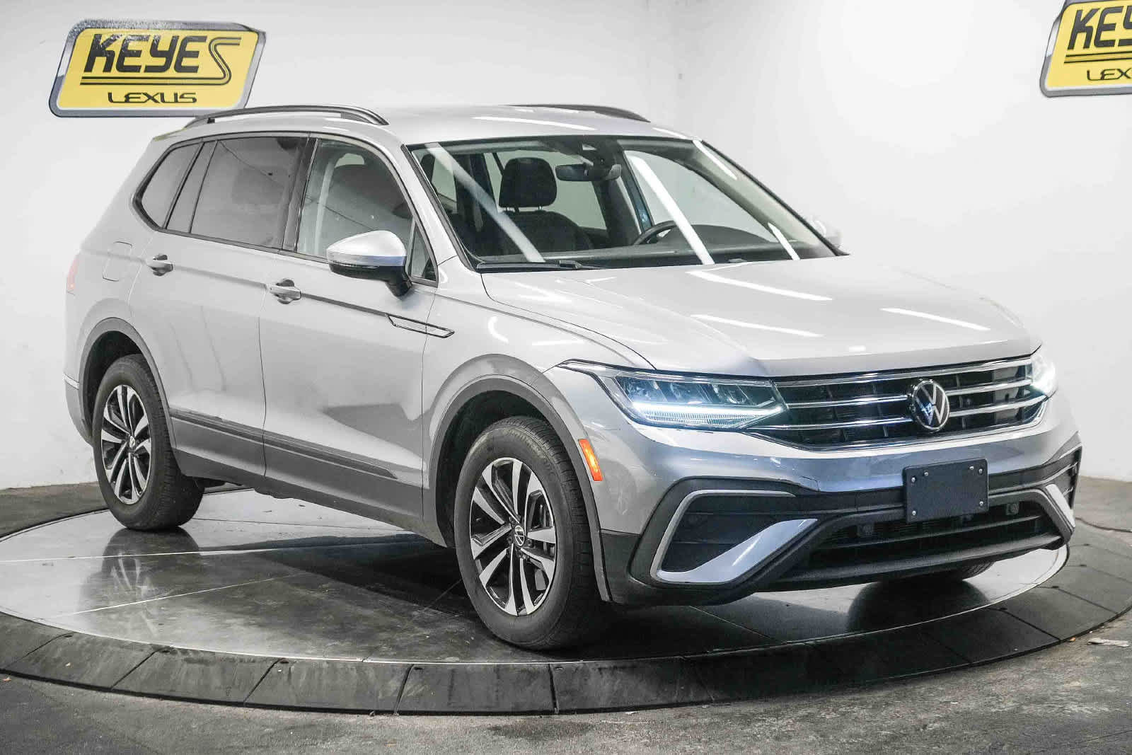 Used 2024 Volkswagen Tiguan S FWD image 7
