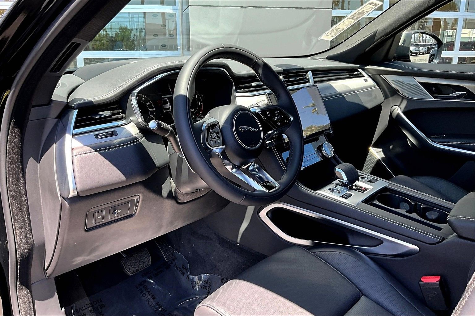 New 2026 Jaguar F-PACE R-Dynamic S image 6