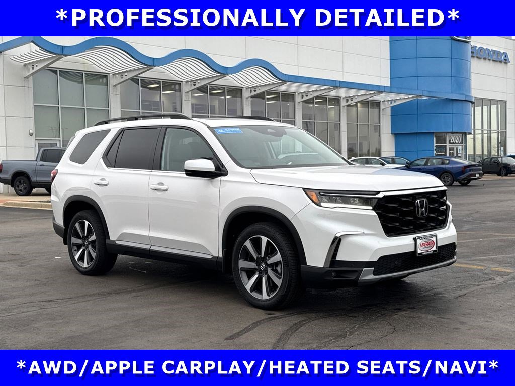 Certified 2025 Honda Pilot Touring image 3