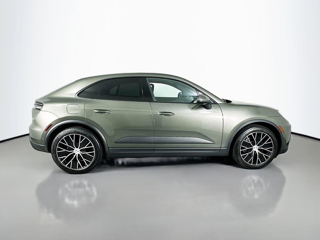 Certified 2024 Porsche Macan 4 Electric image 8