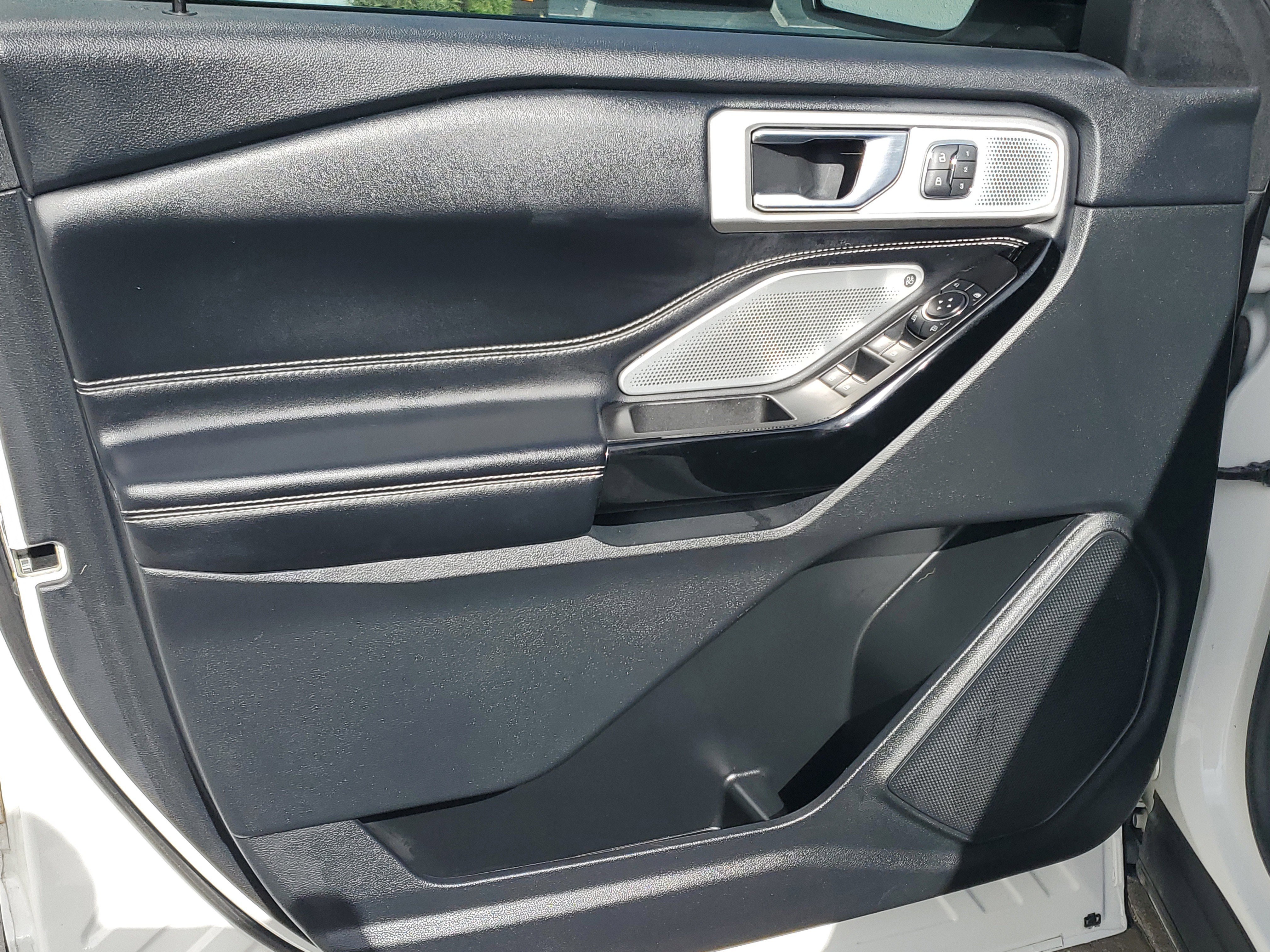 Used 2022 Ford Explorer ST w/ Equipment Group 401A image 18