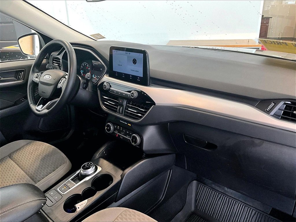 Used 2022 Ford Escape SE w/ Cold Weather Package image 14