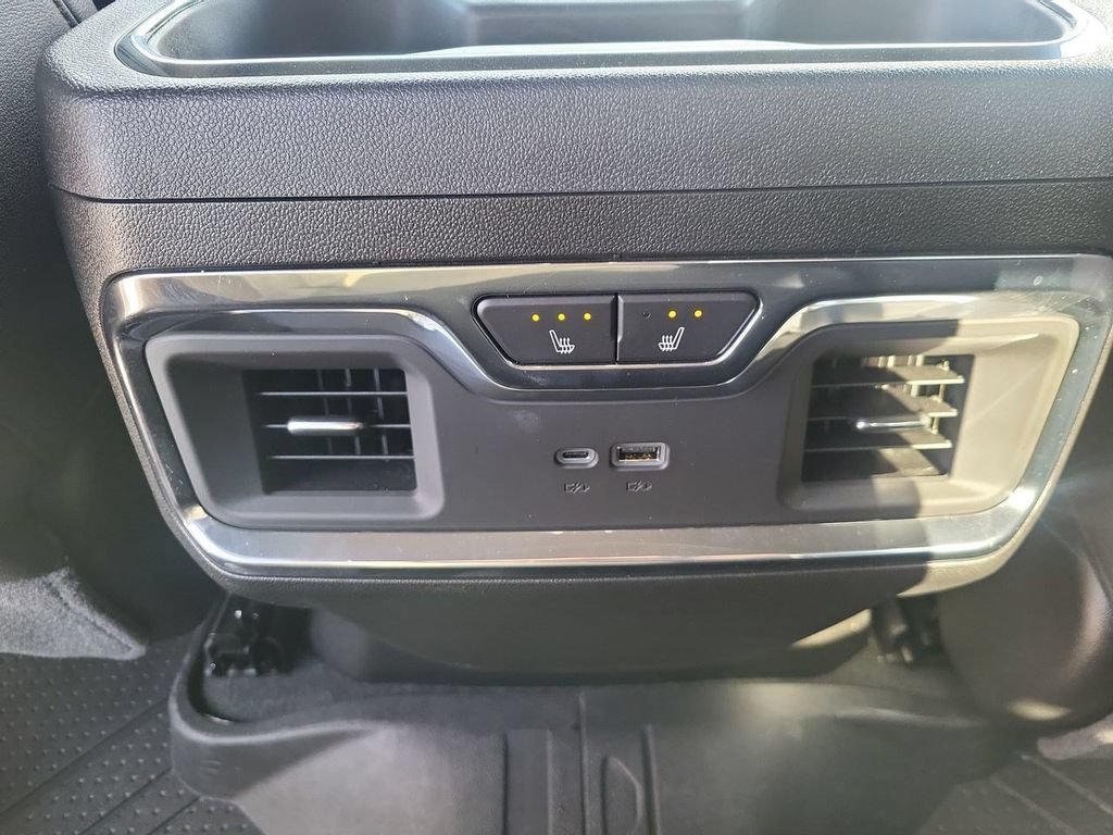 Used 2025 Chevrolet Silverado 1500 High Country w/ High Country Premium Package AWD/4WD image 28