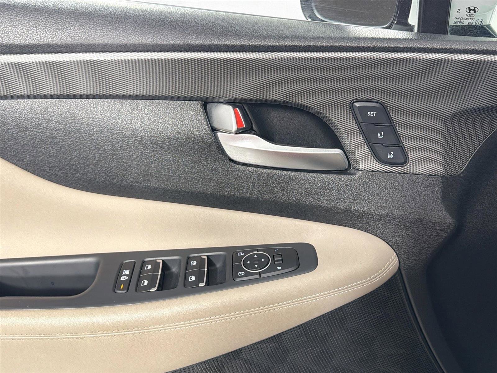 Used 2019 Hyundai Santa Fe FWD image 16