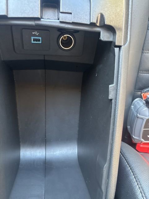 Used 2017 Ford Fusion SE w/ Fusion SE Technology Package image 28