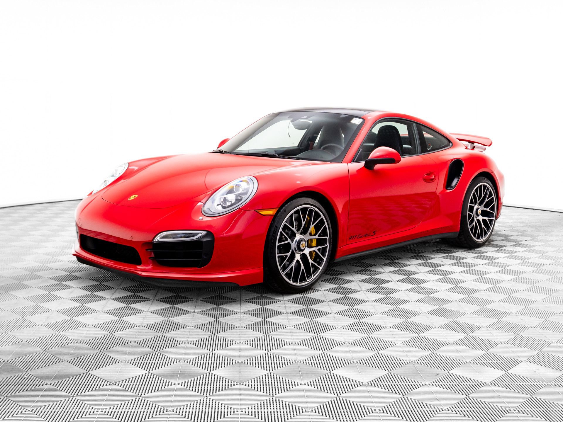 Used 2014 Porsche 911 Turbo S image 1